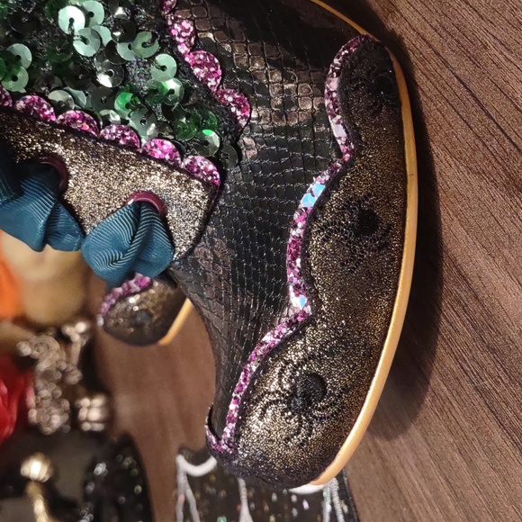 Modcloth Something wicked boot with bat detail size 5.5 - Picture 14 of 14